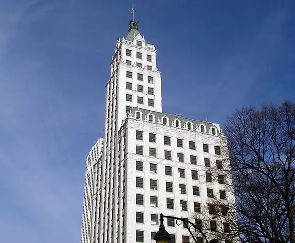 Lincoln American Tower