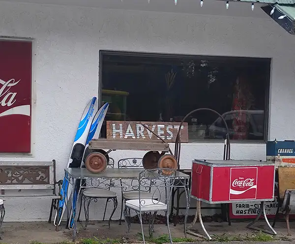 Eureka Uniques Antiques & Collectables