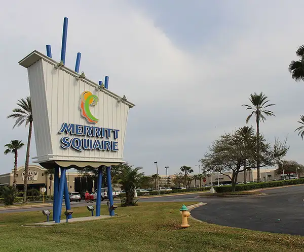 Merritt Square Mall 