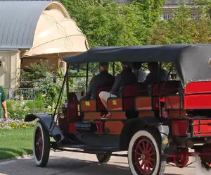 Yorktown and Company Steamer Wagon Tours