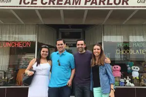 Holsten's Ice Cream, Chocolate & Restaurant near New York